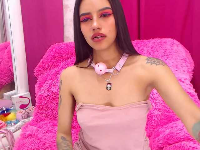Photos ArianaMoreno ♥ Just because today is Friday, I will give you the control of my lush for 10 minutes for 200 tokens ♥ ♥ Just because today is Friday, I will give you the control of my lush for 10 minutes for 200 tokens ♥