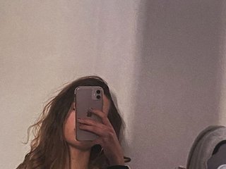 Erotic video chat AriellaFerr00