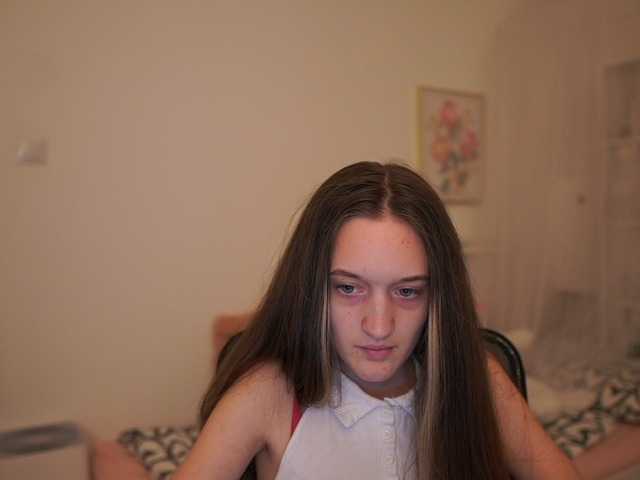 Photos AriellaFerr00 Hi :* I'm a #new model :) I'm #18 since january, come and enjoy my #young body ;)