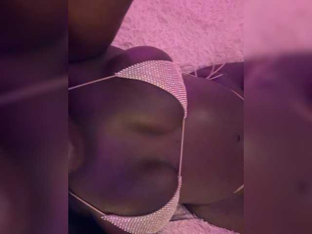 Broadcast screenshots AshleyebonyX