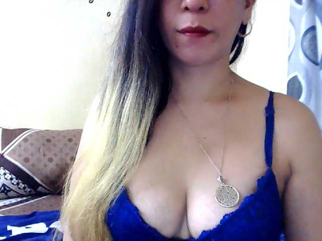 Photos AsianLeahxxxx Hey there !I'm new here Im Leah .Let's have some fun and get to know each other :) Send me some Love .. Welcome To My Room!