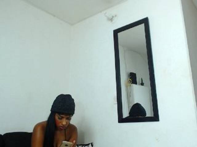 Broadcast screenshots aslheyqueen