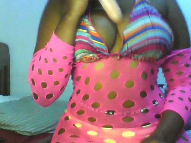 Welcome to my chat room! Feel free to say hi 😊