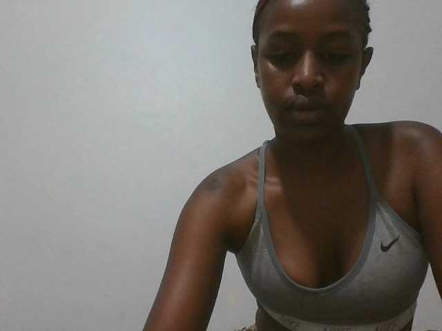 Welcome to my chat room! Feel free to say hi 😊