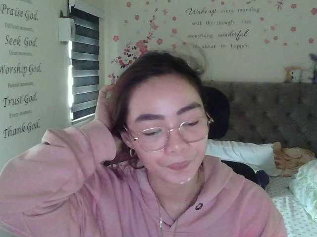 Broadcast screenshots Astridhottie