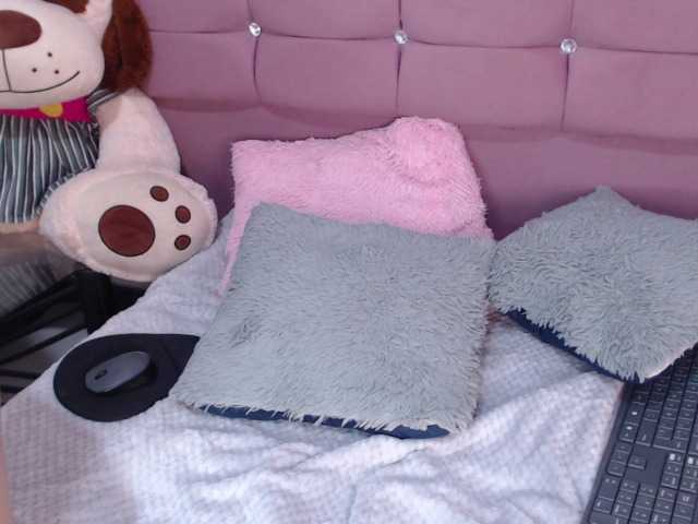 Broadcast screenshots AstridJones