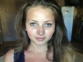 Erotic video chat attractive7