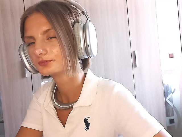 Broadcast screenshots AuroraRow