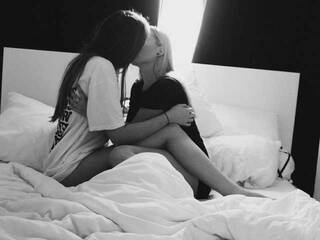 Erotic video chat awesomegirlsx