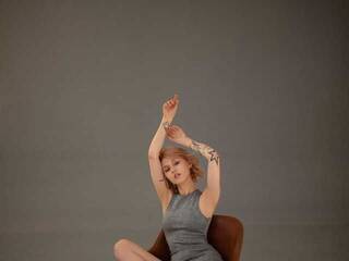 Erotic video chat Aylathemoon