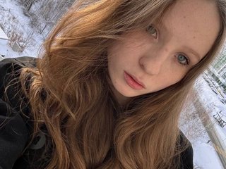 Erotic video chat b4by-Emilia