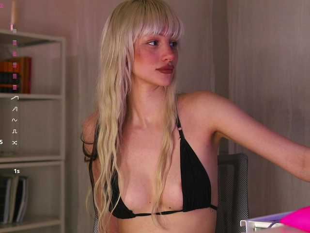 Broadcast screenshots babeholly