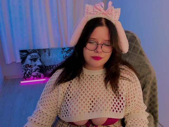 Broadcast screenshots barbie-boobss
