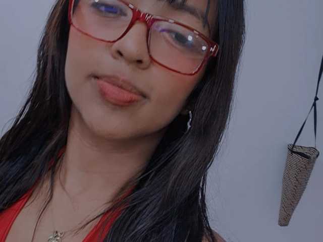 Photo of the profile Barelyhot11
