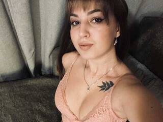 Erotic video chat BeeDasha