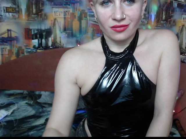 Broadcast screenshots Bella--strong