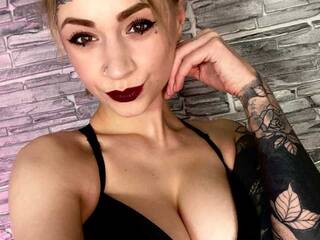 Erotic video chat BerryLAURA