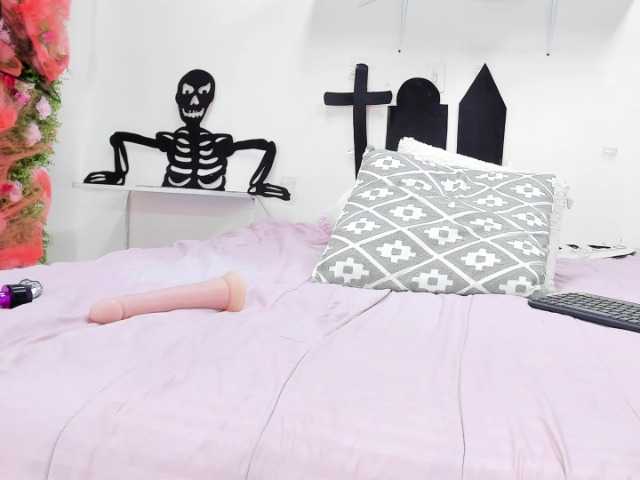 Broadcast screenshots BeverlyCum