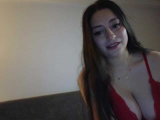 Welcome to my chat room! Feel free to say hi 😊