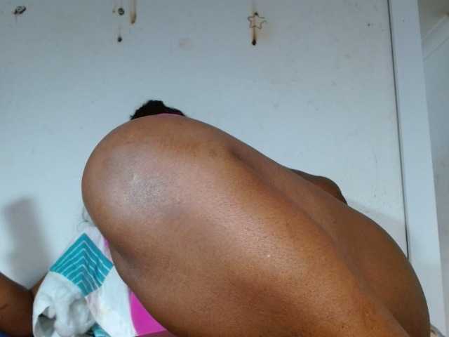 Broadcast screenshots BigBustyBlack