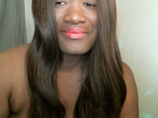 Welcome to my chat room! Feel free to say hi 😊