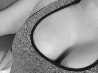 Erotic video chat Billie24