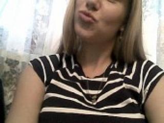 Erotic video chat blondddina7