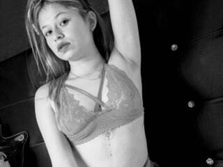 Erotic video chat blondecaitlyn