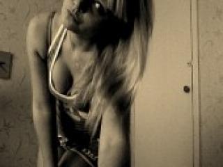 Erotic video chat blondegirl