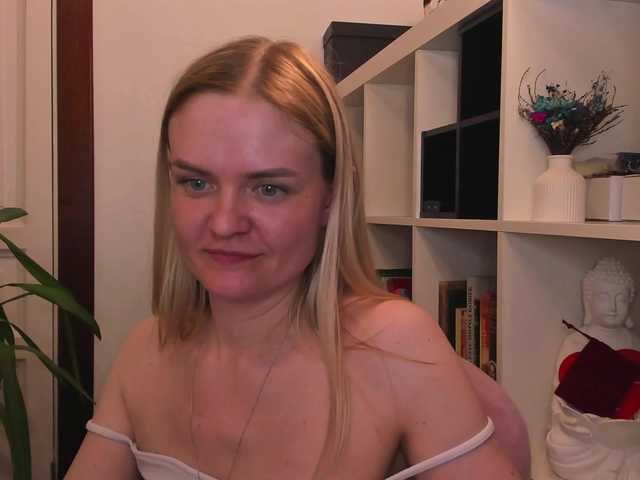 Broadcast screenshots blondeme