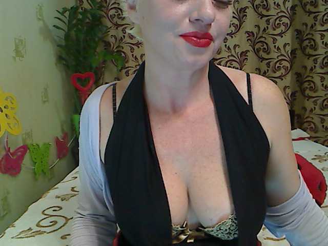 Broadcast screenshots BlondySquirt