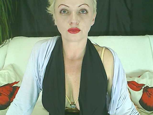 Broadcast screenshots BlondySquirt