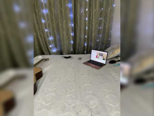 Broadcast screenshots _Layla_