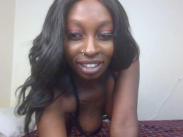 Welcome to my chat room! Feel free to say hi 😊