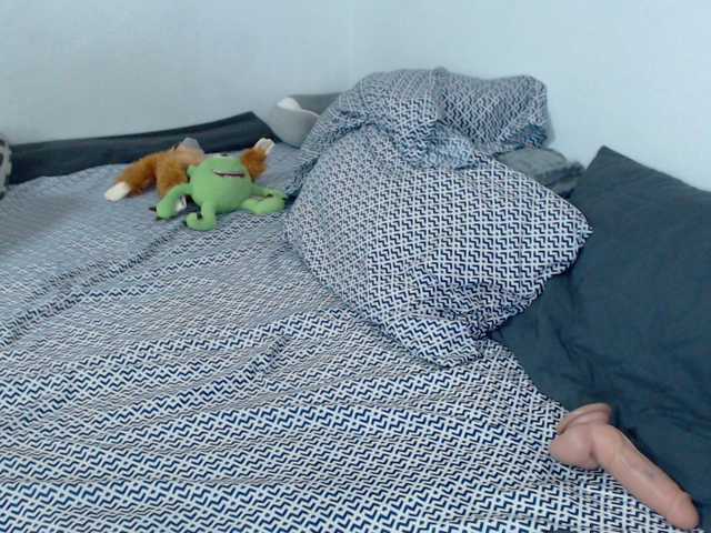 Broadcast screenshots lyacarson