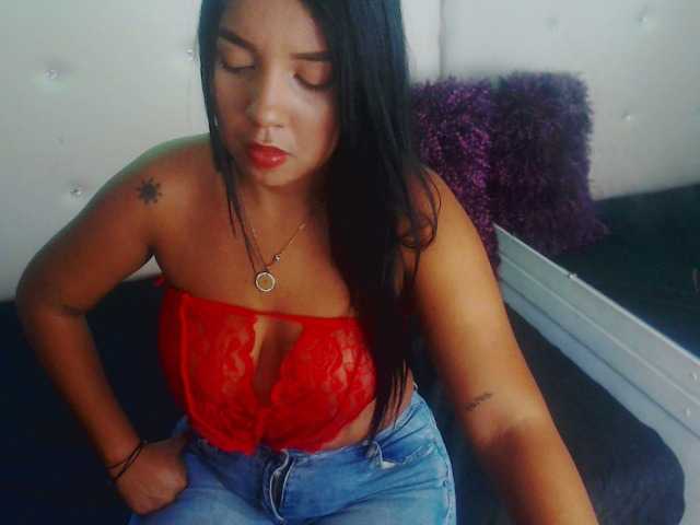 Broadcast screenshots RoxyxTaylor