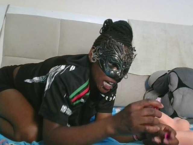 Welcome to my chat room! Feel free to say hi 😊