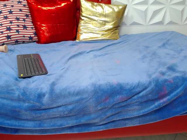 Broadcast screenshots BrianaPeres