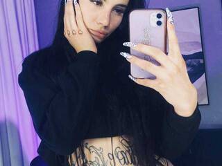 Erotic video chat BritniSquirts