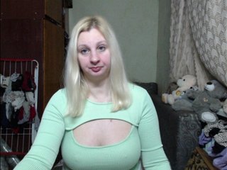 Erotic video chat BustyBlondy