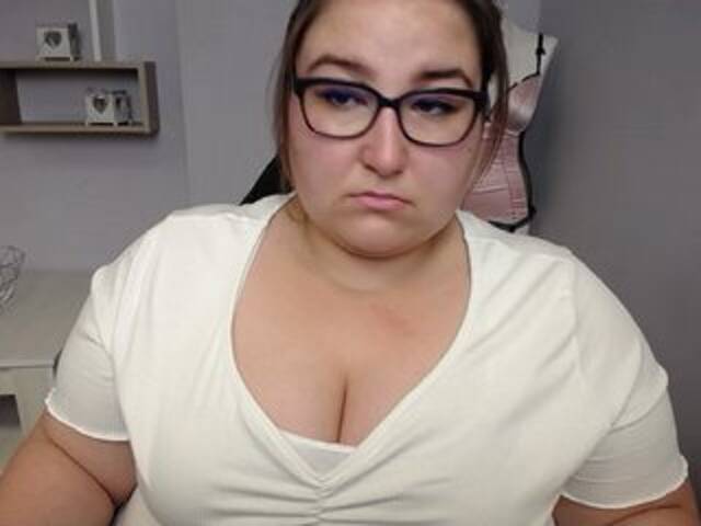 Broadcast screenshots bustyLEXX