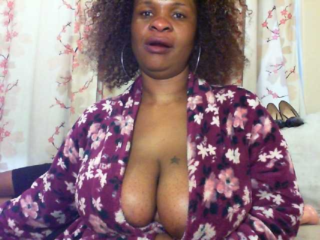 Broadcast screenshots BUSTYMELLONS