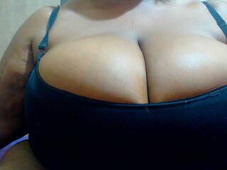 Erotic video chat bustytitsxx