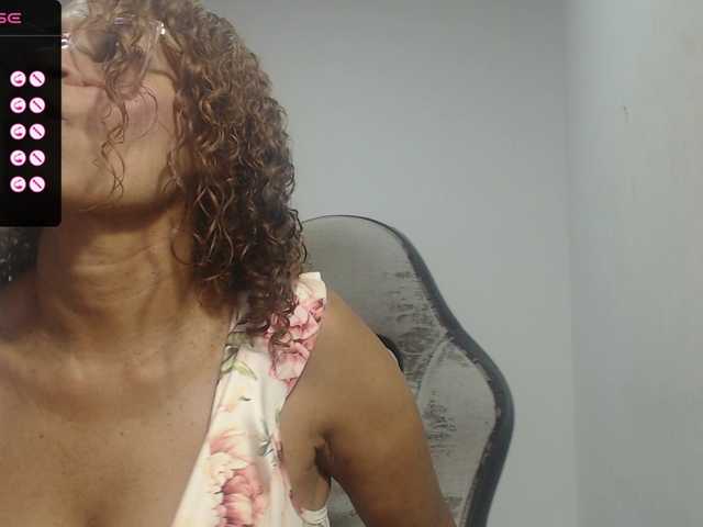 Broadcast screenshots BustyXMilf