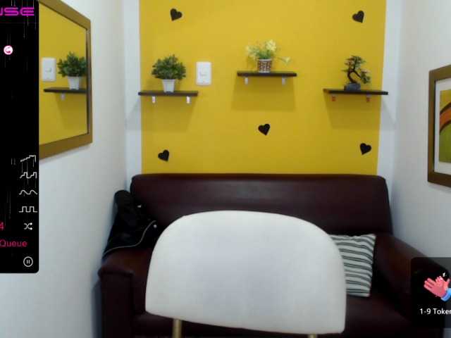 Broadcast screenshots caaroliinnee