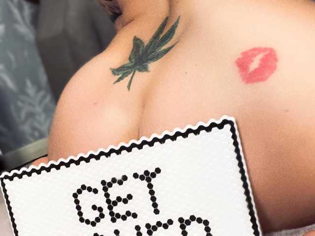 Photo of the profile CallMeBadGirl