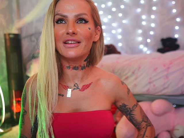 Broadcast screenshots CallMeBadGirl