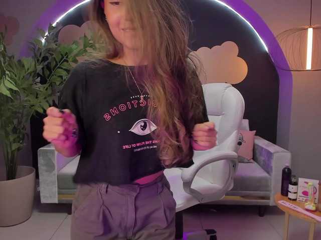 Broadcast screenshots Camilamonroe