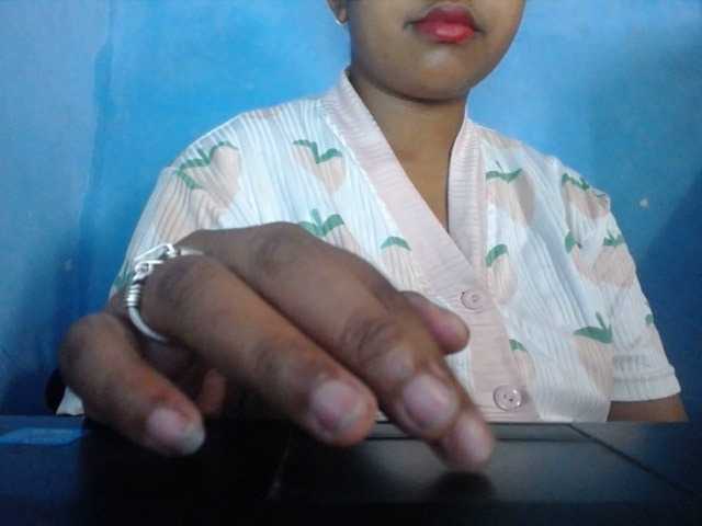 Welcome to my chat room! Feel free to say hi 😊