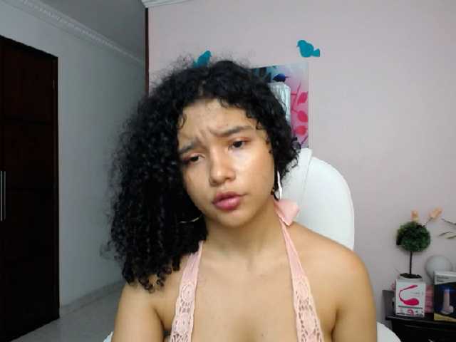 Broadcast screenshots Candy-Curvyn
